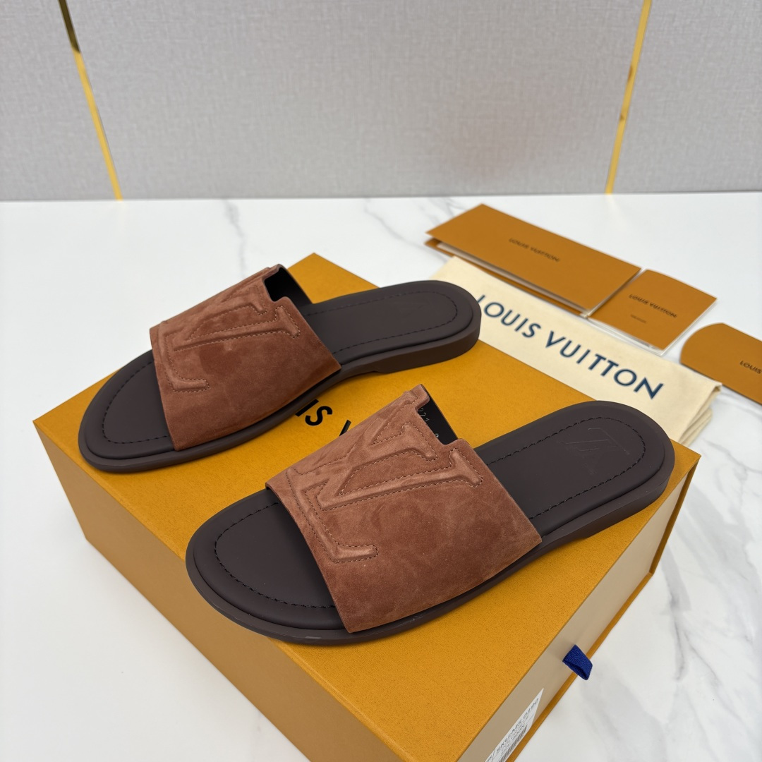 💋💍L家夏季新品 路易-威登 L*V PORTOFINO 凉拖 官方 7,050 将法式奢华与夏日休闲完