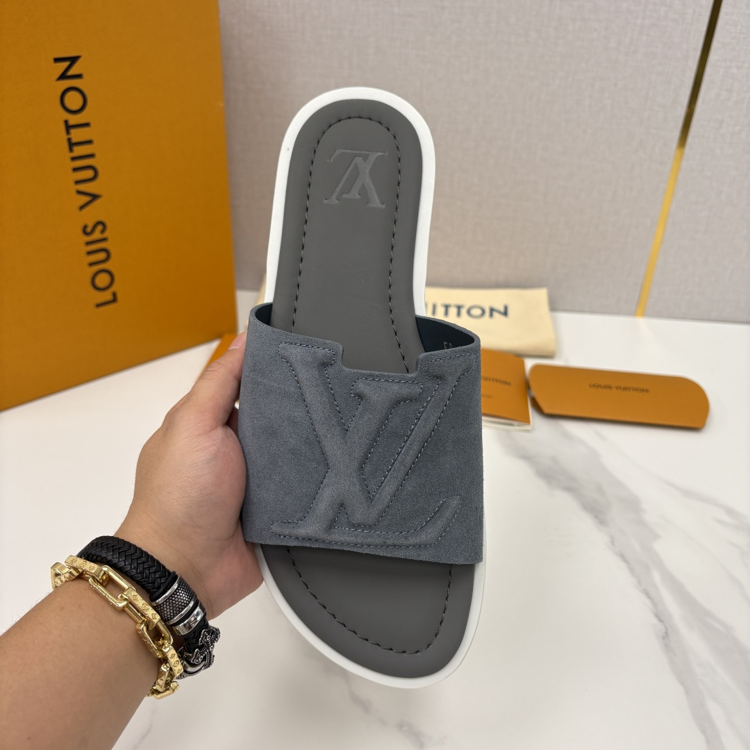 💋💍L家夏季新品 路易-威登 L*V PORTOFINO 凉拖 官方 7,050 将法式奢华与夏日休闲完