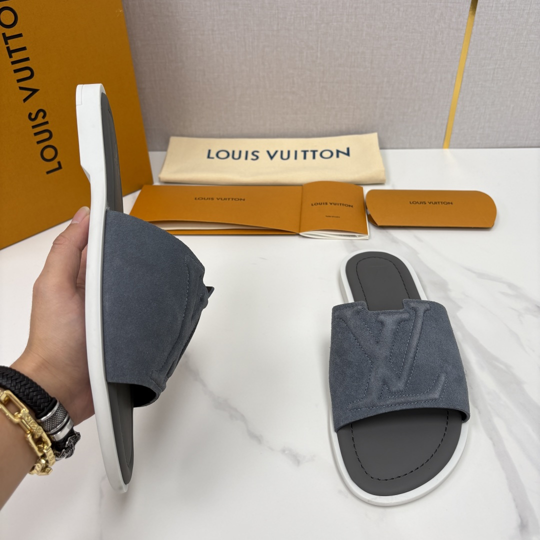 💋💍L家夏季新品 路易-威登 L*V PORTOFINO 凉拖 官方 7,050 将法式奢华与夏日休闲完