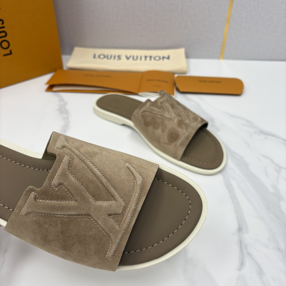 💋💍L家夏季新品 路易-威登 L*V PORTOFINO 凉拖 官方 7,050 将法式奢华与夏日休闲完