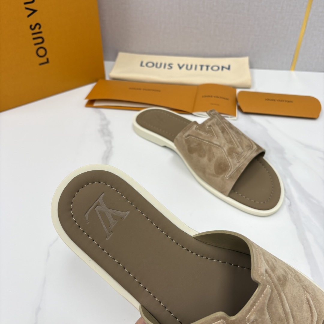 💋💍L家夏季新品 路易-威登 L*V PORTOFINO 凉拖 官方 7,050 将法式奢华与夏日休闲完