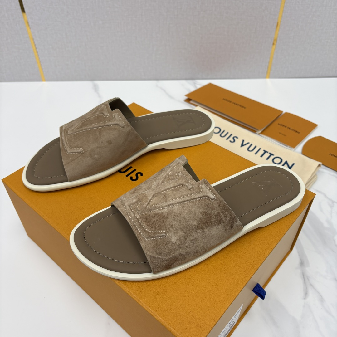 💋💍L家夏季新品 路易-威登 L*V PORTOFINO 凉拖 官方 7,050 将法式奢华与夏日休闲完