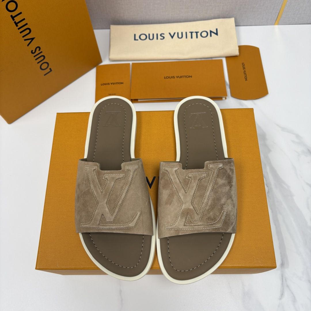 💋💍L家夏季新品 路易-威登 L*V PORTOFINO 凉拖 官方 7,050 将法式奢华与夏日休闲完