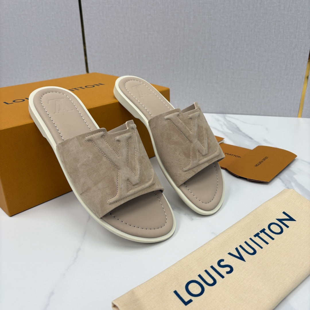 💋💍L家夏季新品 路易-威登 L*V PORTOFINO 凉拖 官方 7,050 将法式奢华与夏日休闲完