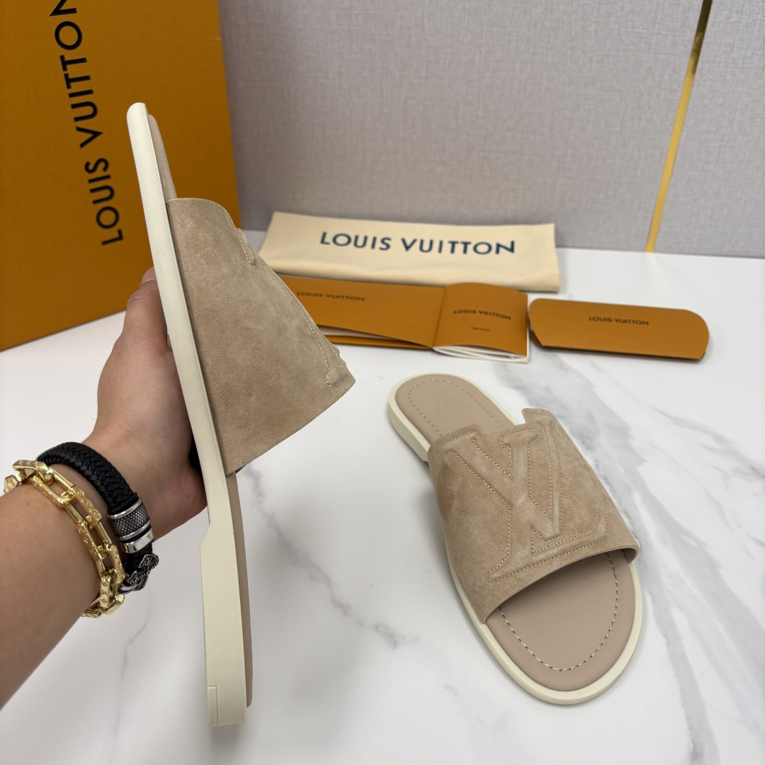 💋💍L家夏季新品 路易-威登 L*V PORTOFINO 凉拖 官方 7,050 将法式奢华与夏日休闲完