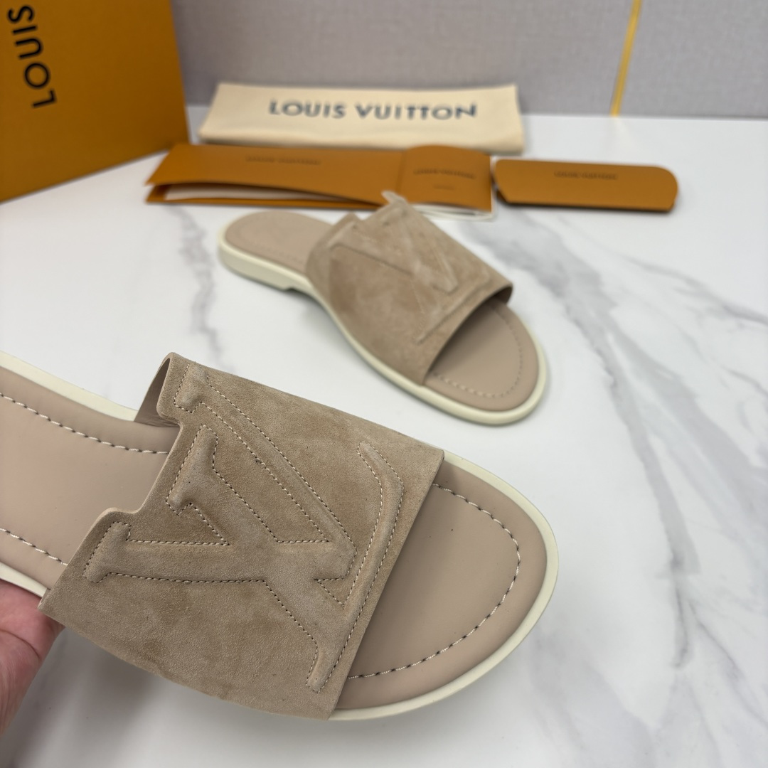 💋💍L家夏季新品 路易-威登 L*V PORTOFINO 凉拖 官方 7,050 将法式奢华与夏日休闲完