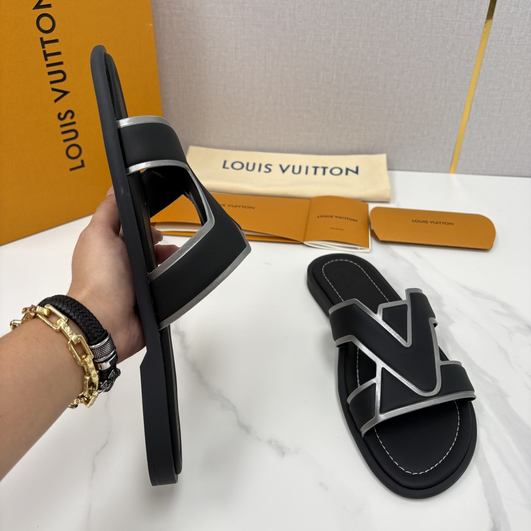 💋💍L家夏季新品 路易-威登 L*V PORTOFINO 凉拖 官方 7,050 将法式奢华与夏日休闲完