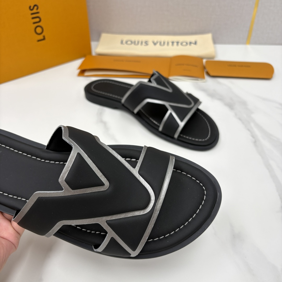 💋💍L家夏季新品 路易-威登 L*V PORTOFINO 凉拖 官方 7,050 将法式奢华与夏日休闲完