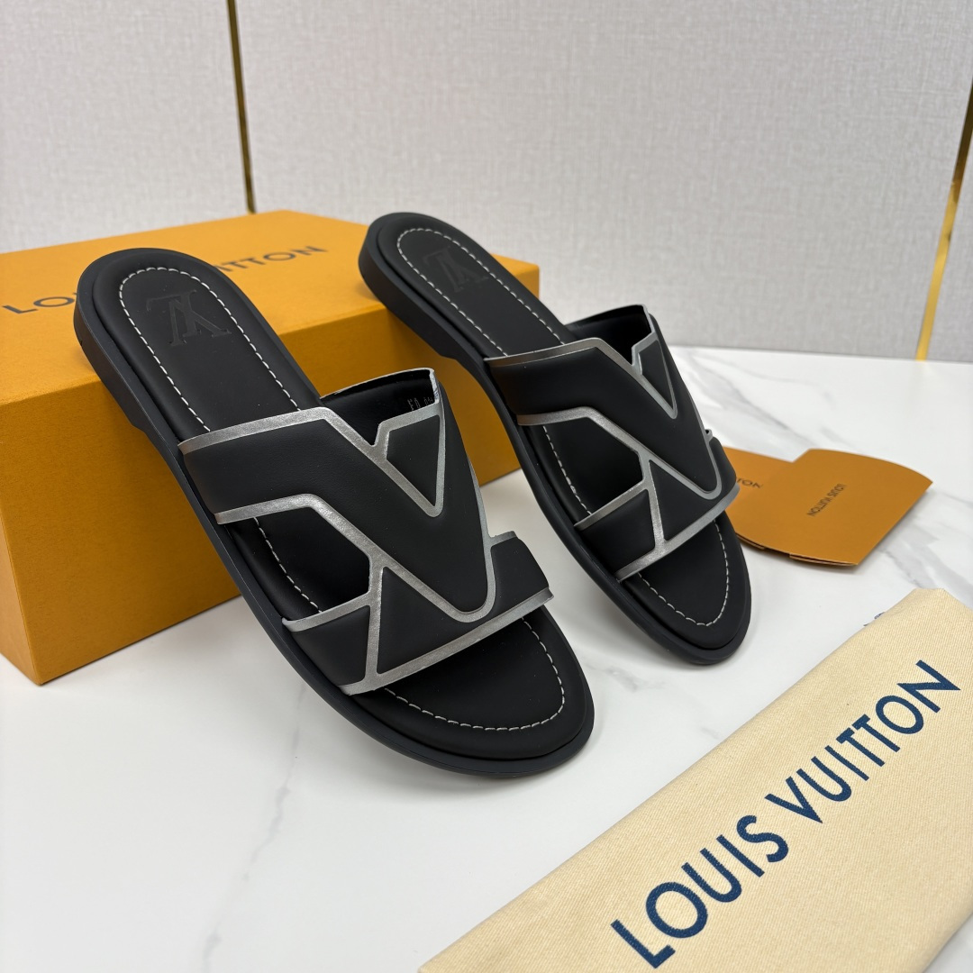 💋💍L家夏季新品 路易-威登 L*V PORTOFINO 凉拖 官方 7,050 将法式奢华与夏日休闲完