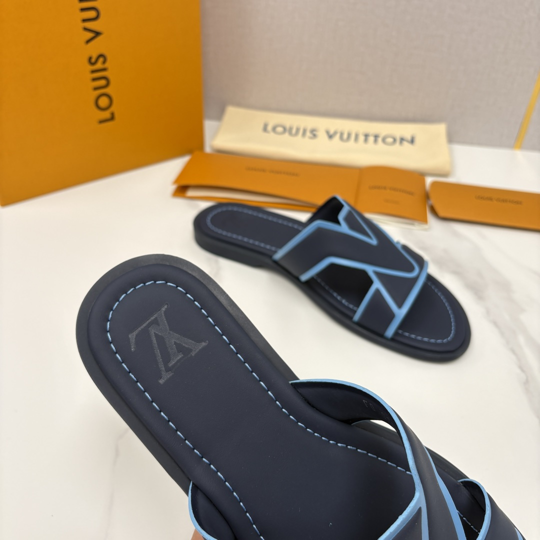 💋💍L家夏季新品 路易-威登 L*V PORTOFINO 凉拖 官方 7,050 将法式奢华与夏日休闲完