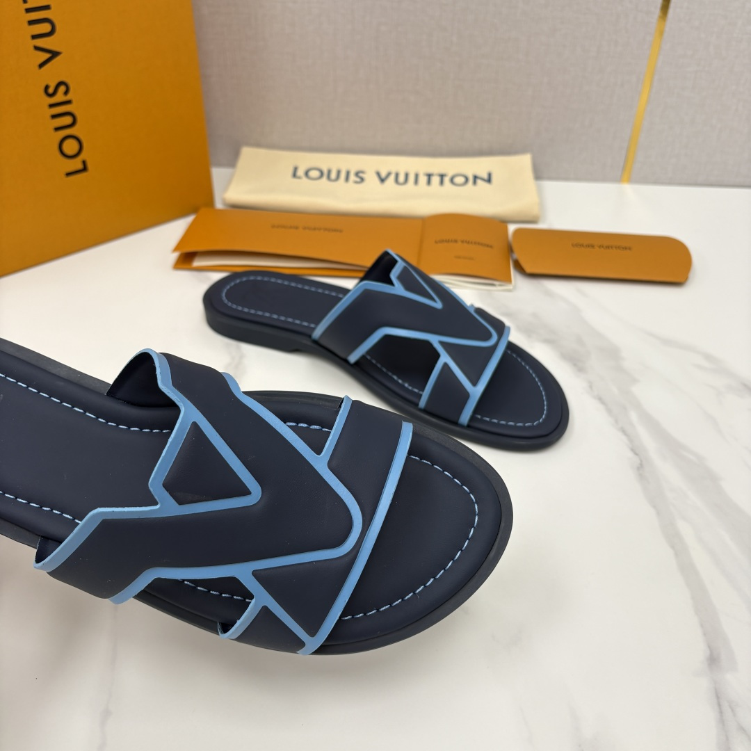 💋💍L家夏季新品 路易-威登 L*V PORTOFINO 凉拖 官方 7,050 将法式奢华与夏日休闲完