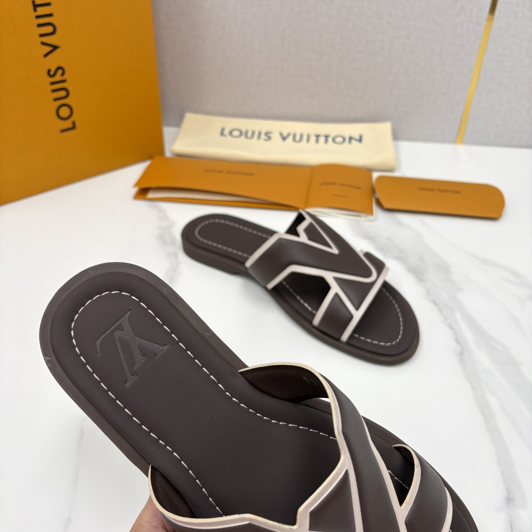 💋💍L家夏季新品 路易-威登 L*V PORTOFINO 凉拖 官方 7,050 将法式奢华与夏日休闲完