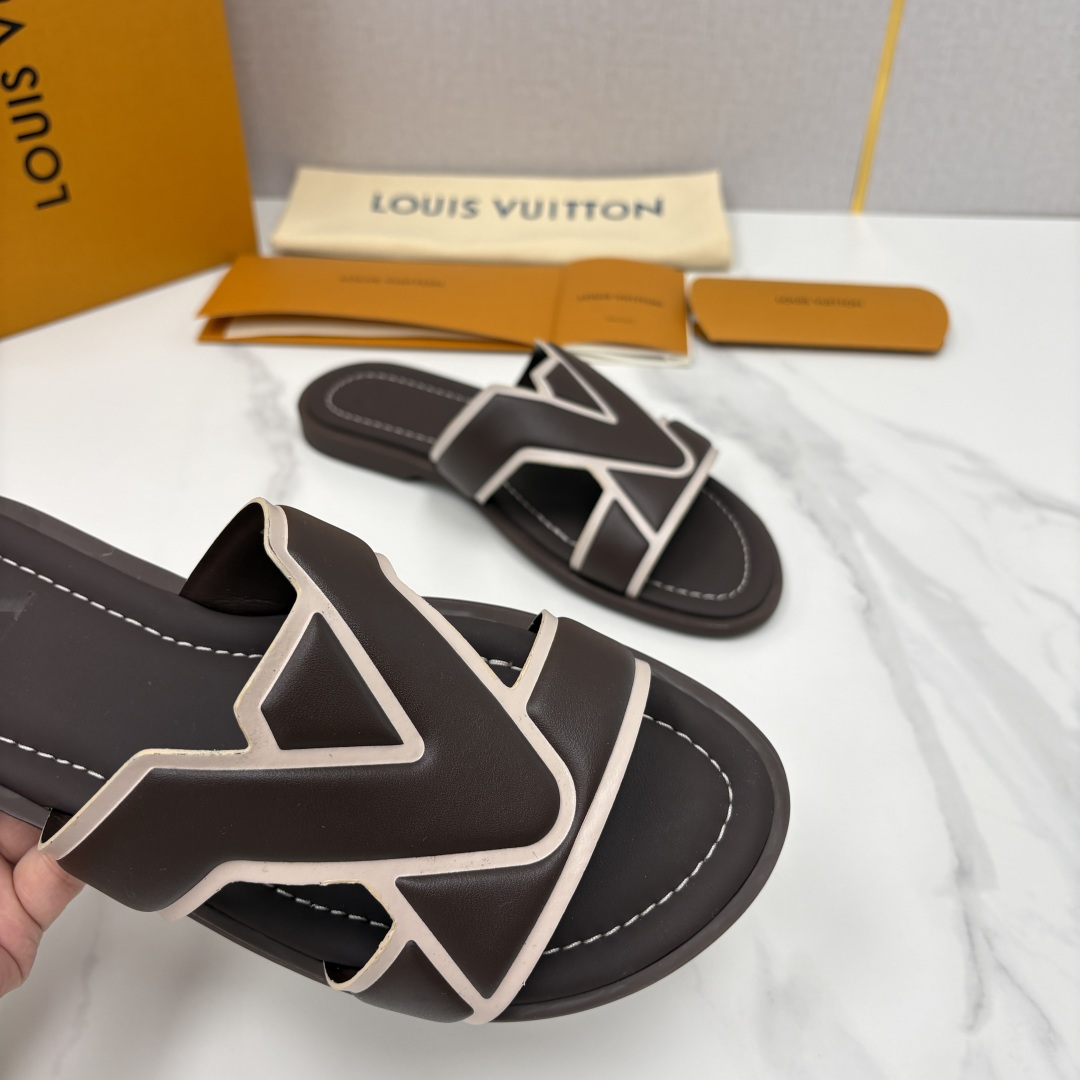 💋💍L家夏季新品 路易-威登 L*V PORTOFINO 凉拖 官方 7,050 将法式奢华与夏日休闲完