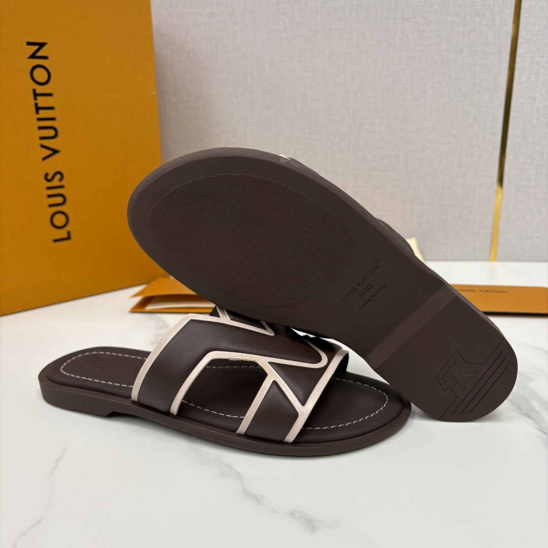 💋💍L家夏季新品 路易-威登 L*V PORTOFINO 凉拖 官方 7,050 将法式奢华与夏日休闲完