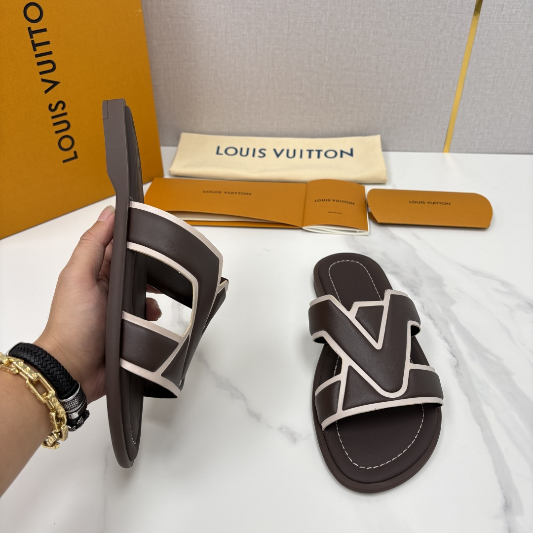 💋💍L家夏季新品 路易-威登 L*V PORTOFINO 凉拖 官方 7,050 将法式奢华与夏日休闲完