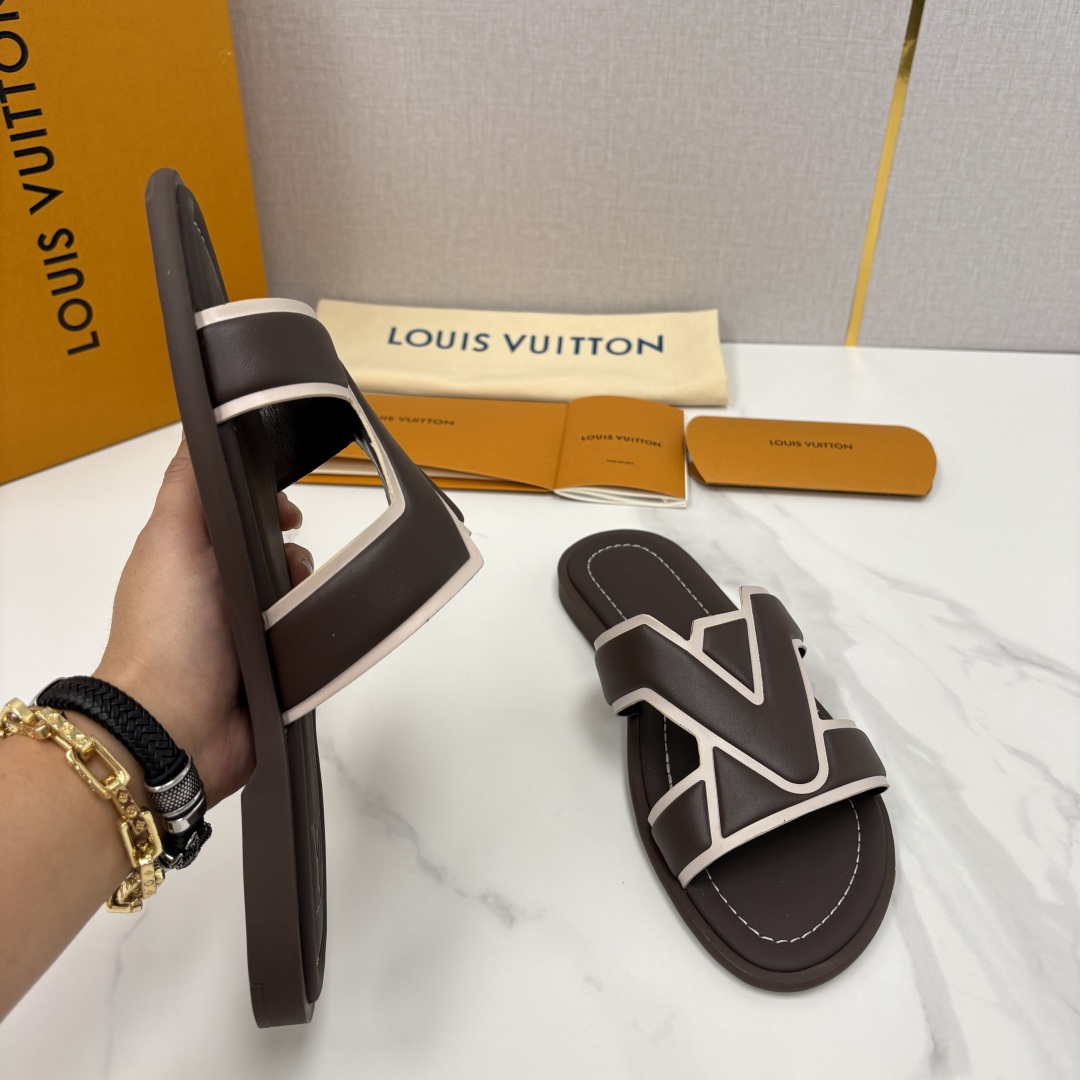 💋💍L家夏季新品 路易-威登 L*V PORTOFINO 凉拖 官方 7,050 将法式奢华与夏日休闲完