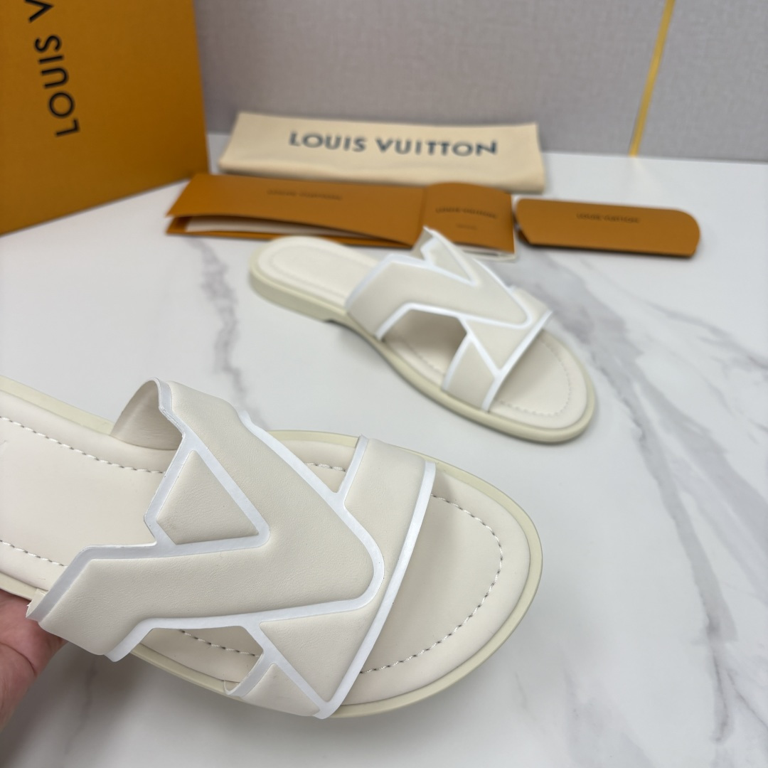 💋💍L家夏季新品 路易-威登 L*V PORTOFINO 凉拖 官方 7,050 将法式奢华与夏日休闲完