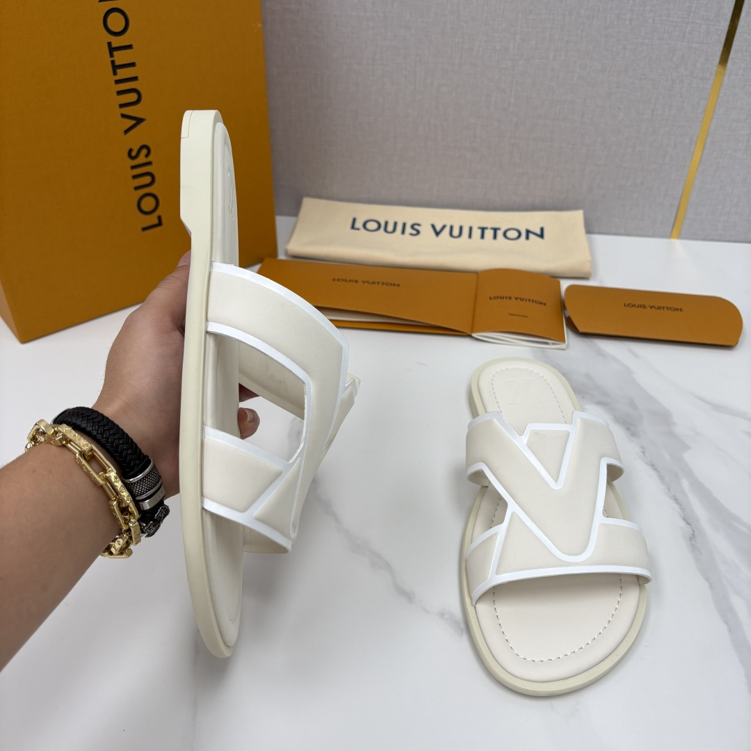 💋💍L家夏季新品 路易-威登 L*V PORTOFINO 凉拖 官方 7,050 将法式奢华与夏日休闲完