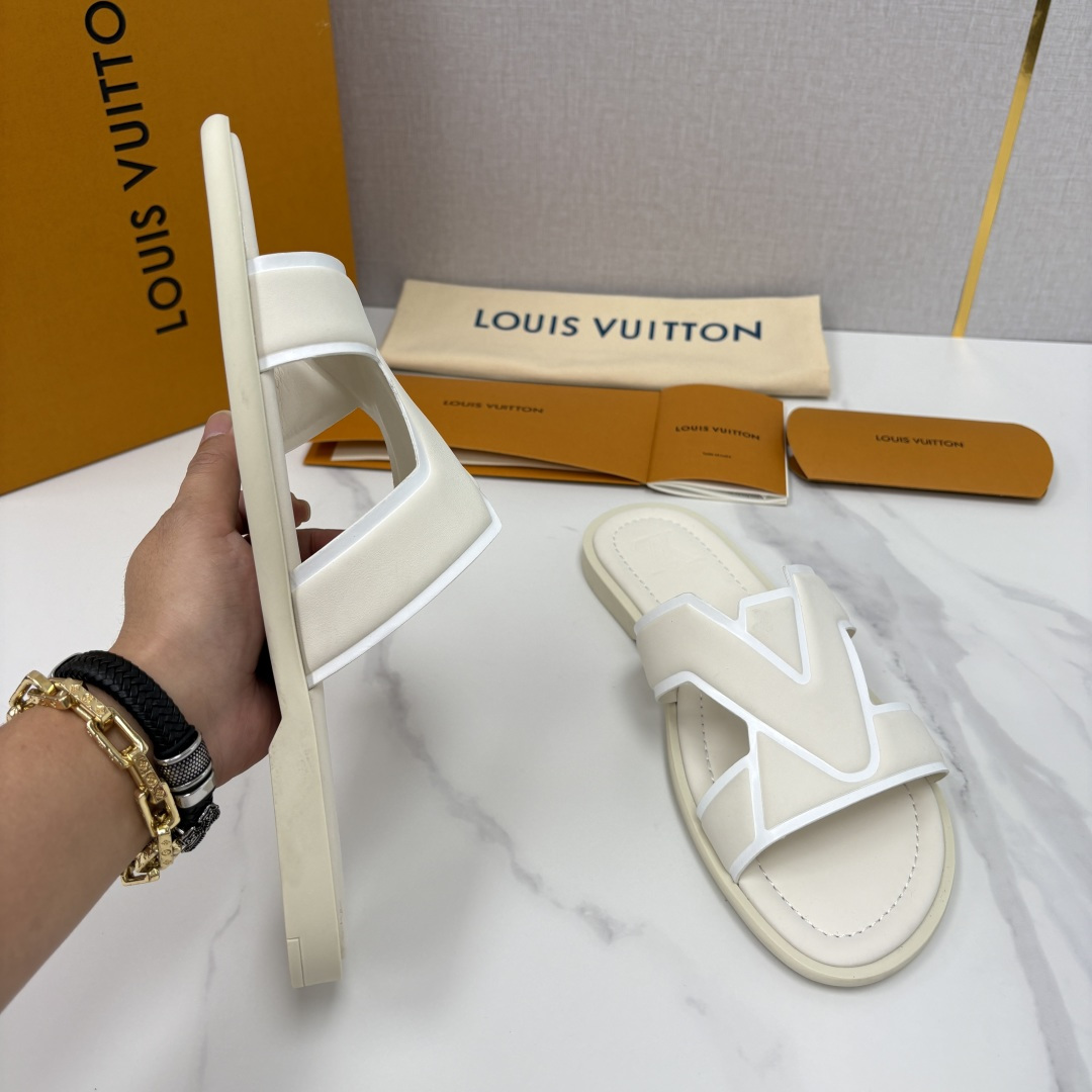 💋💍L家夏季新品 路易-威登 L*V PORTOFINO 凉拖 官方 7,050 将法式奢华与夏日休闲完