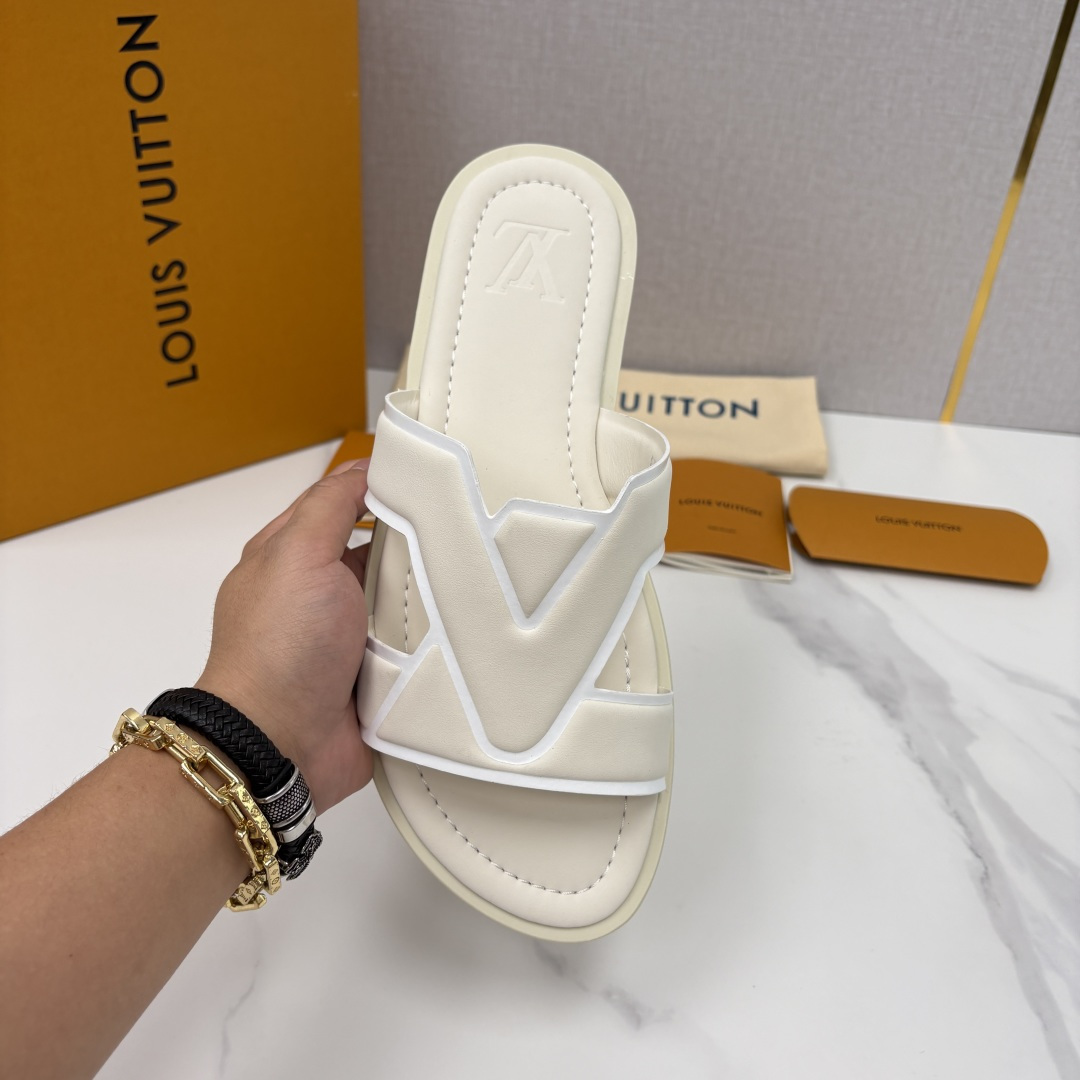 💋💍L家夏季新品 路易-威登 L*V PORTOFINO 凉拖 官方 7,050 将法式奢华与夏日休闲完