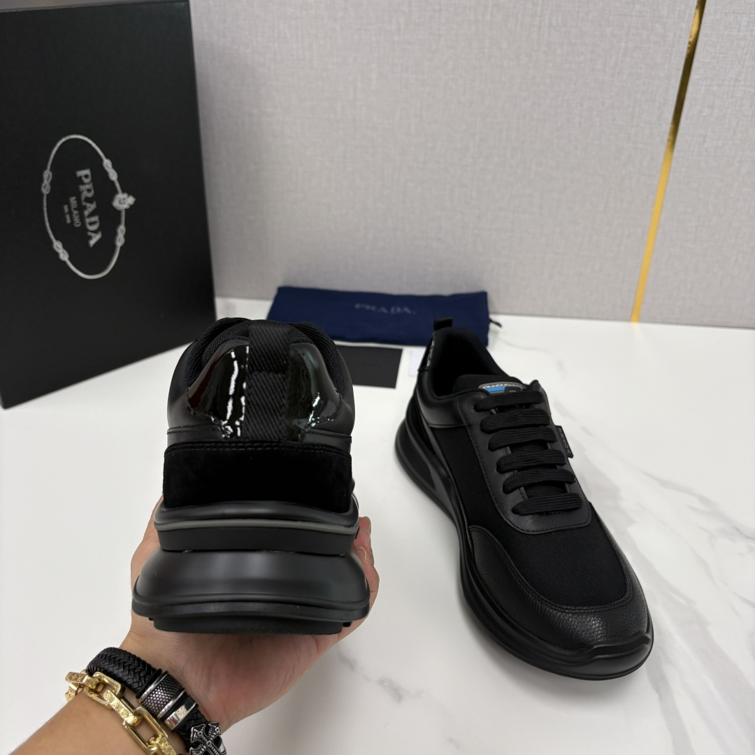 💋💍P 家新品  Prad* 普拉-达   新款男士小牛皮拼网布运动鞋出货！ 莞产猛货。机能风休闲鞋 |