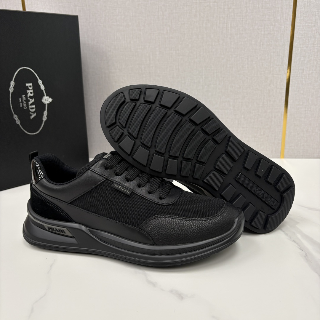 💋💍P 家新品  Prad* 普拉-达   新款男士小牛皮拼网布运动鞋出货！ 莞产猛货。机能风休闲鞋 |