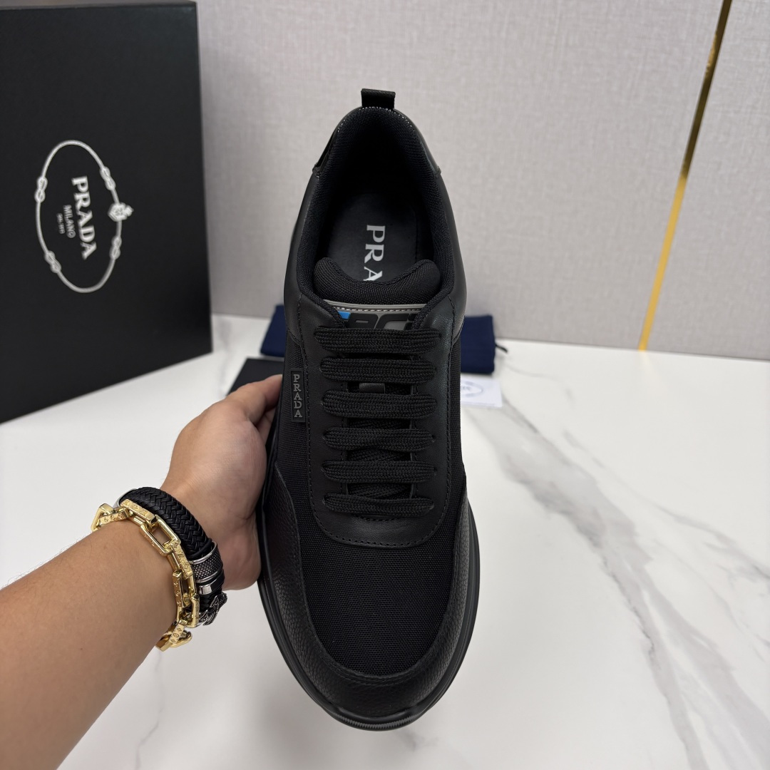 💋💍P 家新品  Prad* 普拉-达   新款男士小牛皮拼网布运动鞋出货！ 莞产猛货。机能风休闲鞋 |