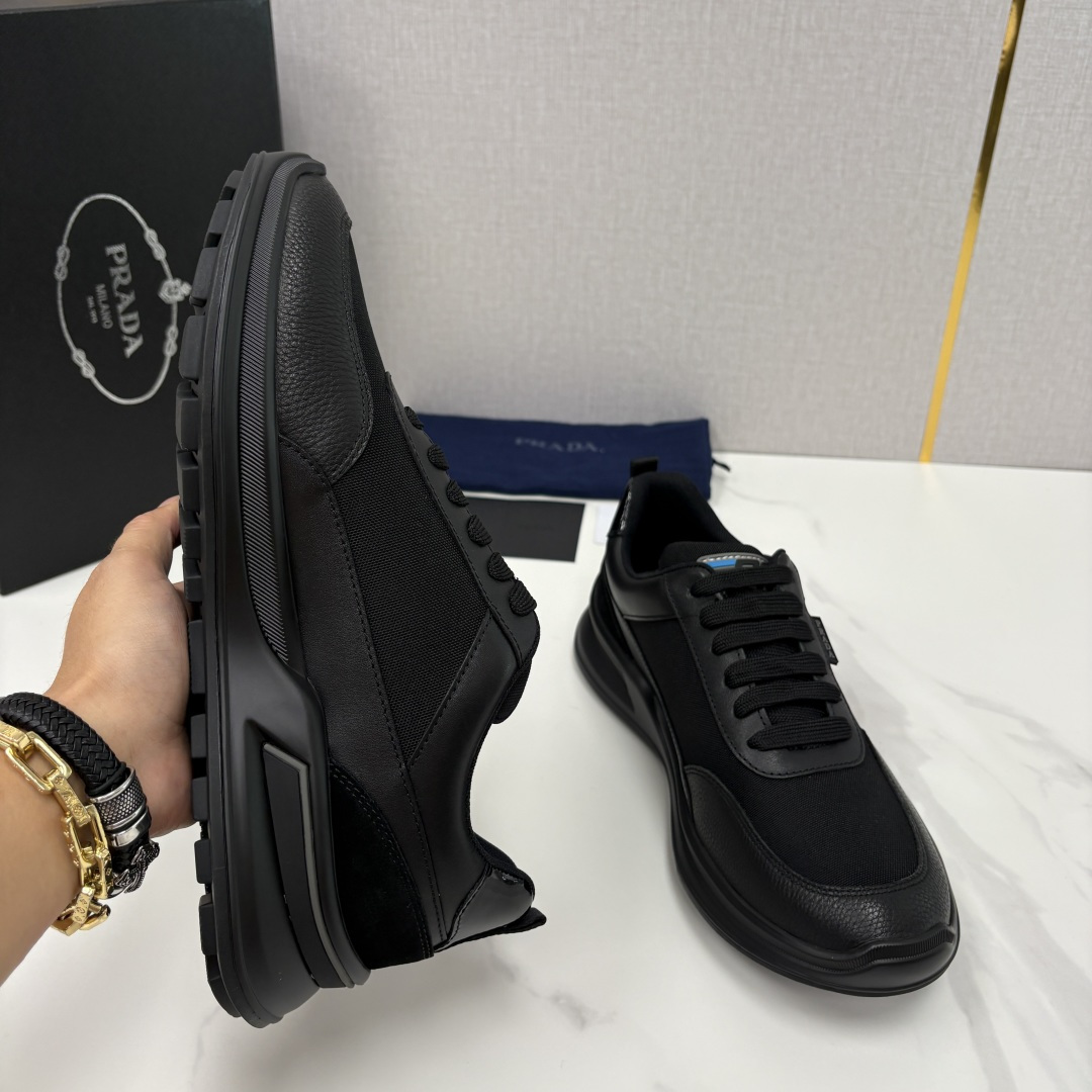 💋💍P 家新品  Prad* 普拉-达   新款男士小牛皮拼网布运动鞋出货！ 莞产猛货。机能风休闲鞋 |