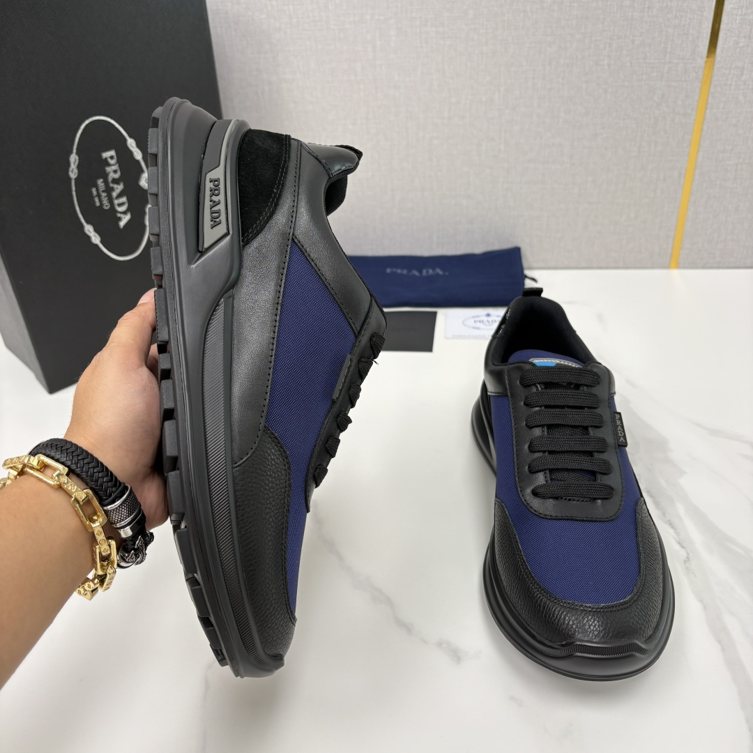 💋💍P 家新品  Prad* 普拉-达   新款男士小牛皮拼网布运动鞋出货！ 莞产猛货。机能风休闲鞋 |