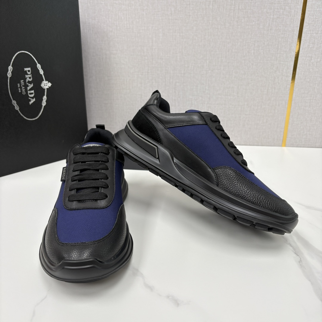 💋💍P 家新品  Prad* 普拉-达   新款男士小牛皮拼网布运动鞋出货！ 莞产猛货。机能风休闲鞋 |