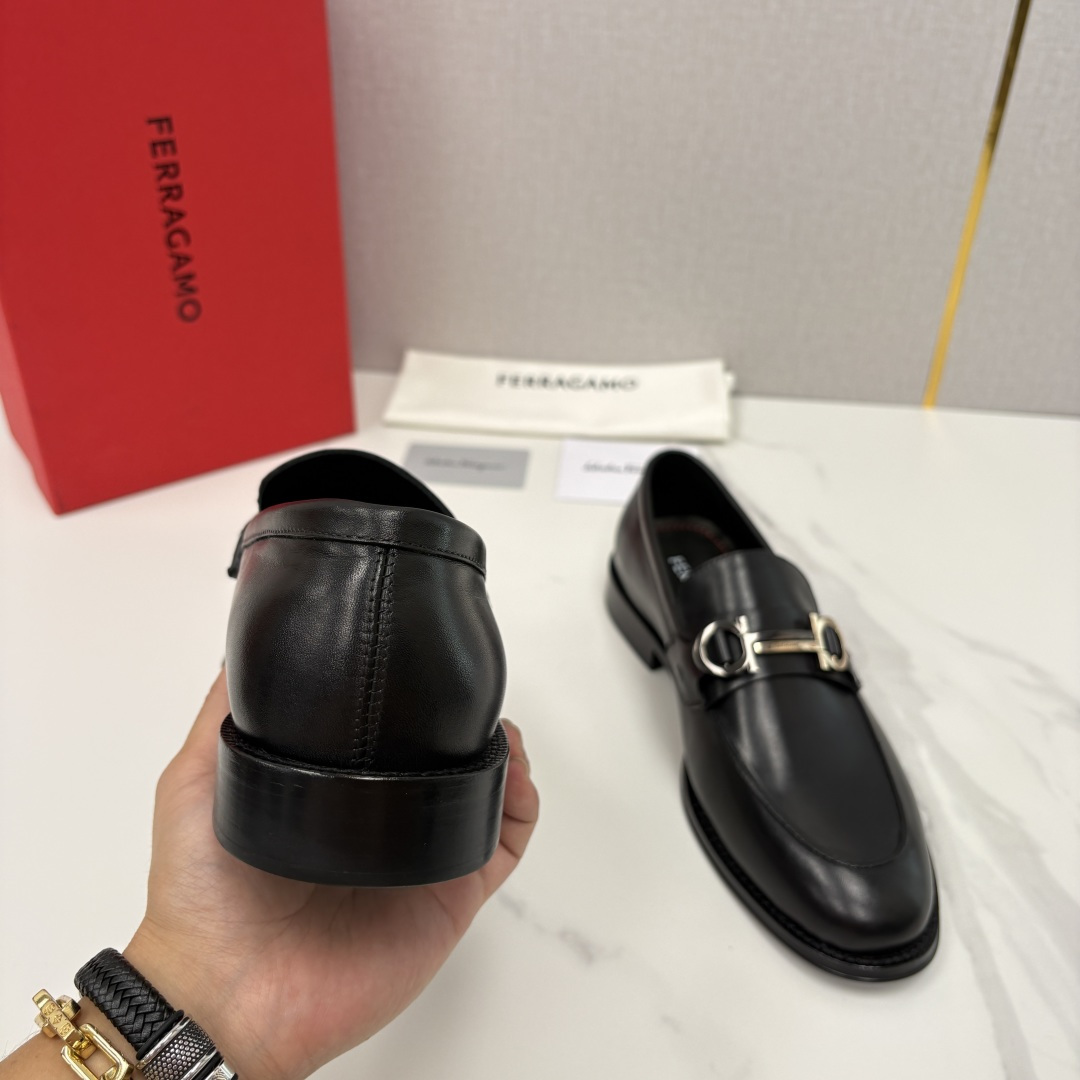 💋💍 SF 菲拉** 专柜同步新款 男士便鞋 可休闲可正装莫卡辛乐福皮鞋  经典造型体现正装时髦魅力，全