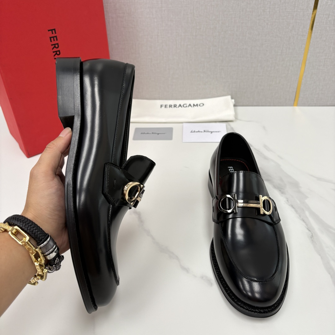 💋💍 SF 菲拉** 专柜同步新款 男士便鞋 可休闲可正装莫卡辛乐福皮鞋  经典造型体现正装时髦魅力，全