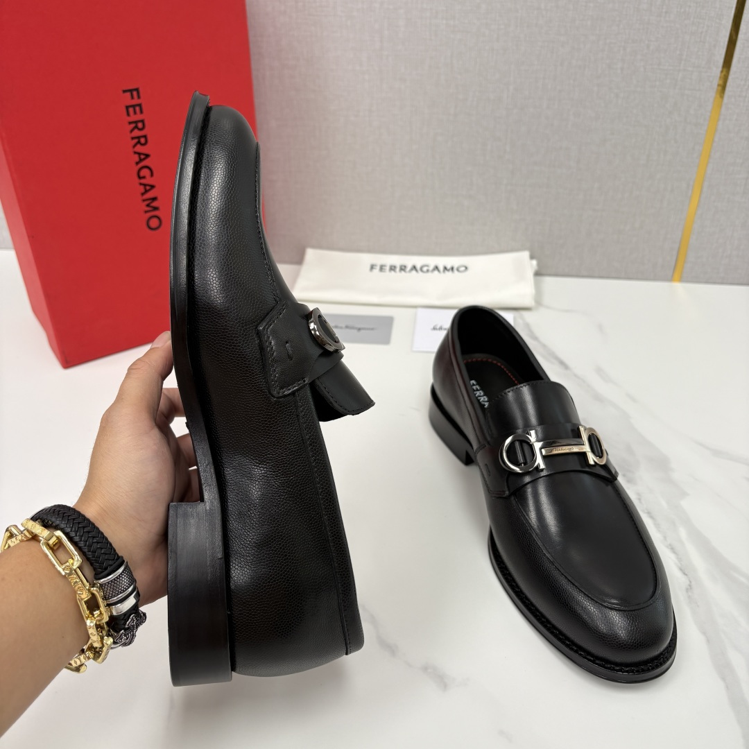 💋💍 SF 菲拉** 专柜同步新款 男士便鞋 可休闲可正装莫卡辛乐福皮鞋  经典造型体现正装时髦魅力，全
