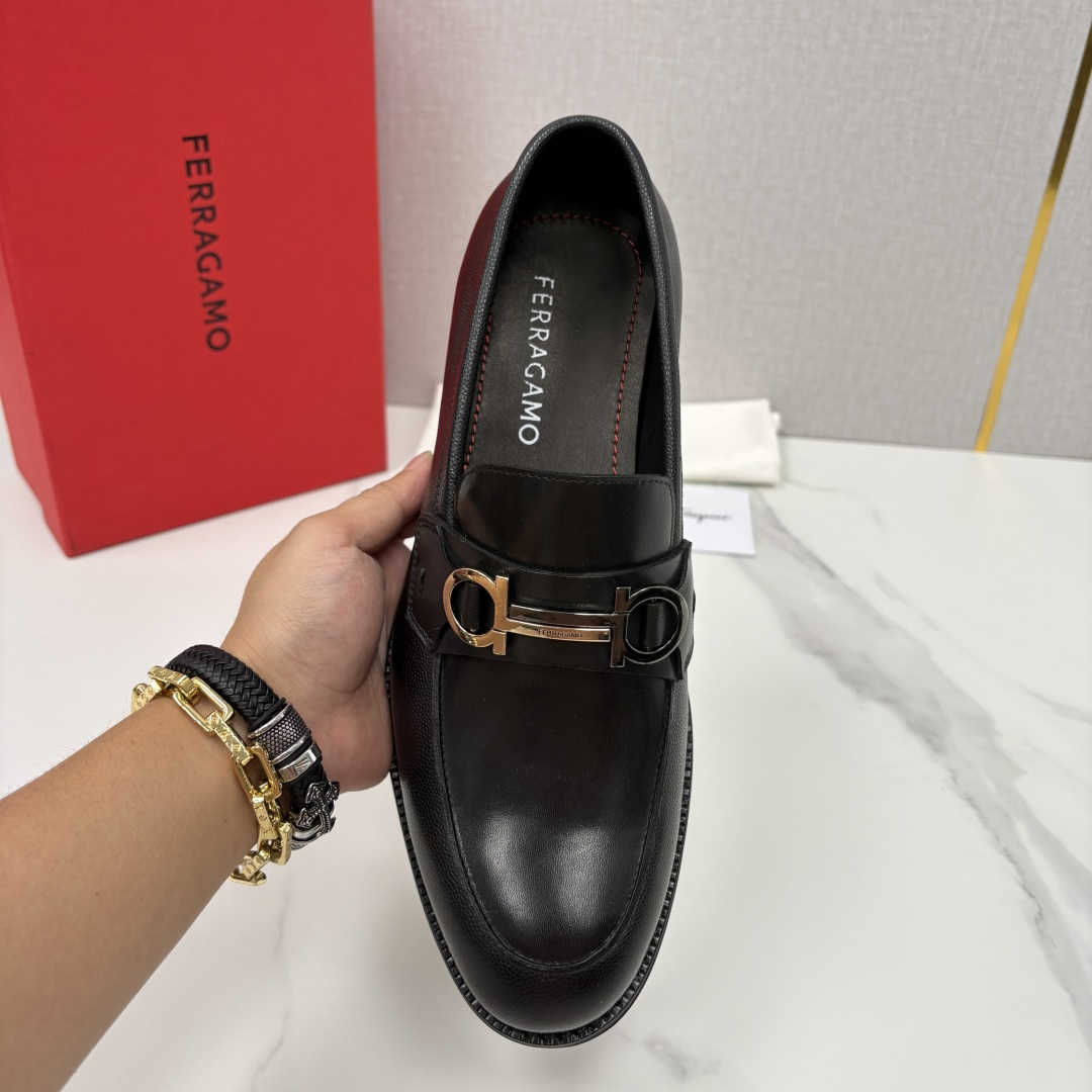 💋💍 SF 菲拉** 专柜同步新款 男士便鞋 可休闲可正装莫卡辛乐福皮鞋  经典造型体现正装时髦魅力，全