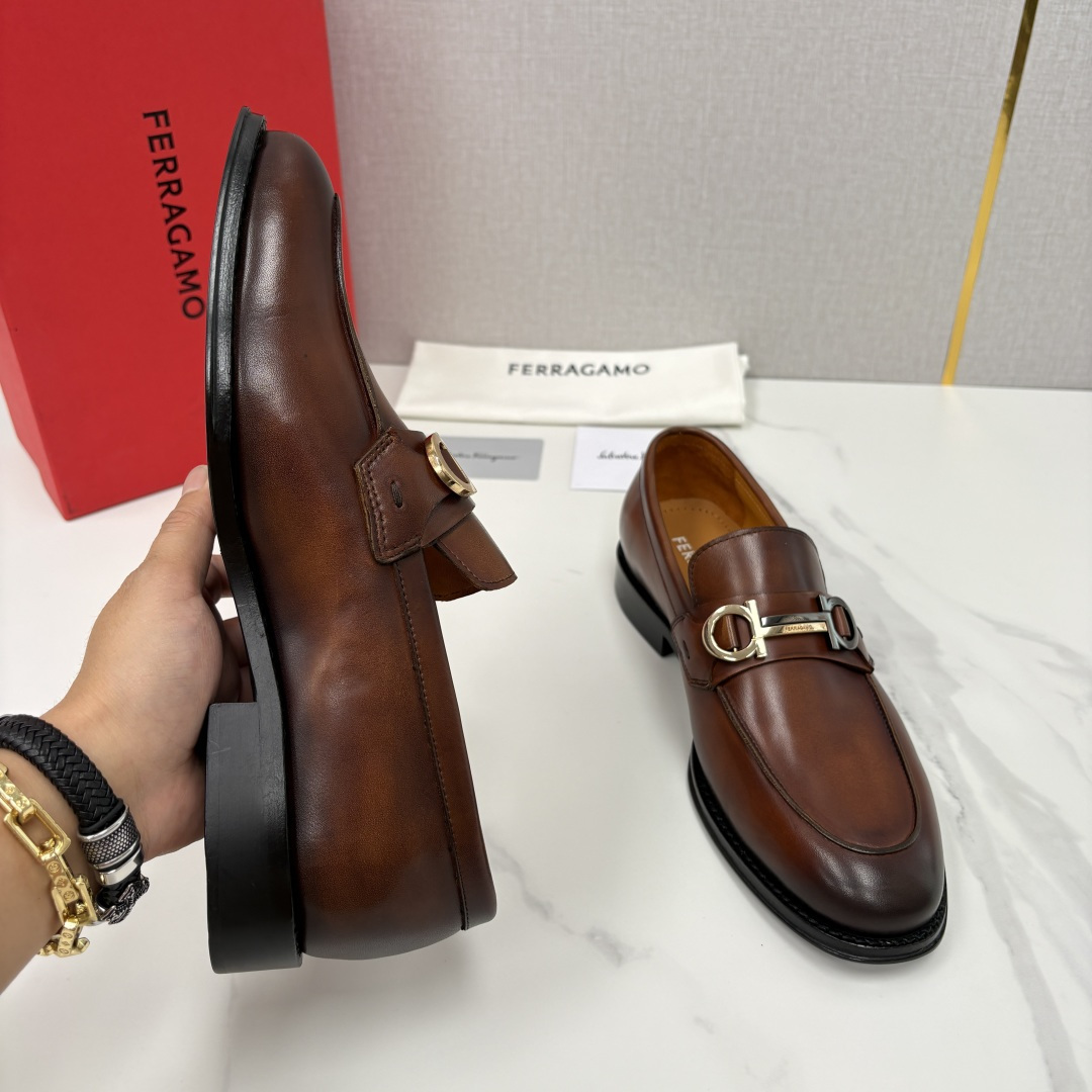 💋💍 SF 菲拉** 专柜同步新款 男士便鞋 可休闲可正装莫卡辛乐福皮鞋  经典造型体现正装时髦魅力，全