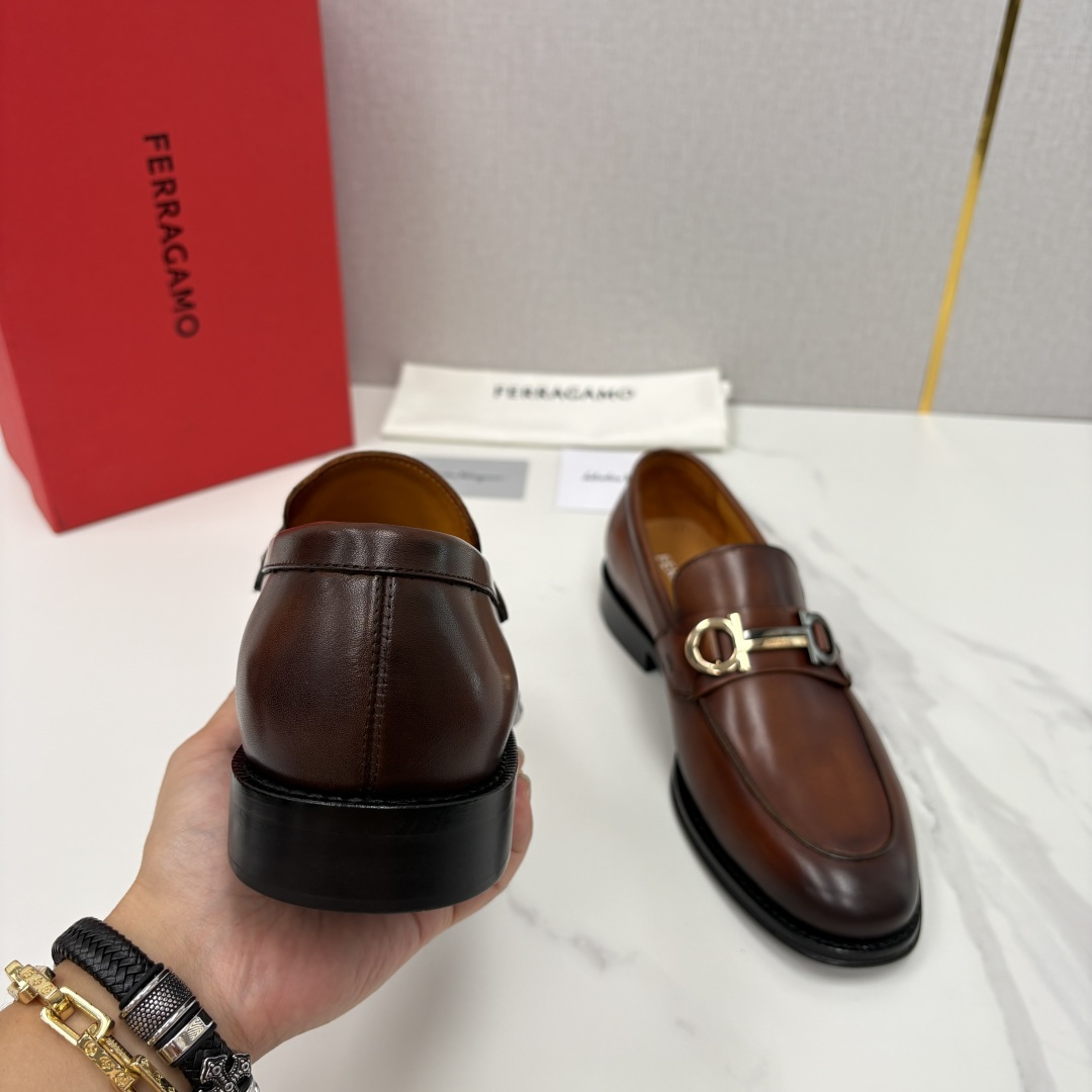 💋💍 SF 菲拉** 专柜同步新款 男士便鞋 可休闲可正装莫卡辛乐福皮鞋  经典造型体现正装时髦魅力，全