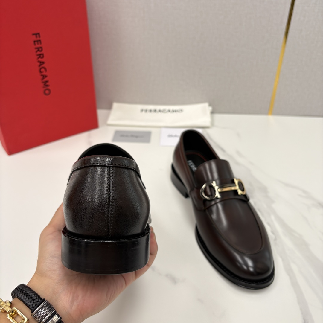 💋💍 SF 菲拉** 专柜同步新款 男士便鞋 可休闲可正装莫卡辛乐福皮鞋  经典造型体现正装时髦魅力，全