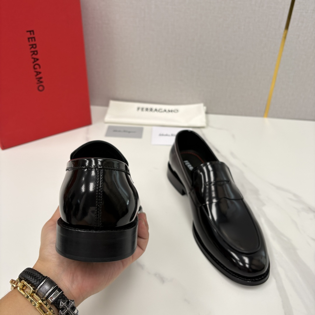 💋💍 SF 菲拉** 专柜同步新款 男士便鞋 可休闲可正装莫卡辛乐福皮鞋  经典造型体现正装时髦魅力，全