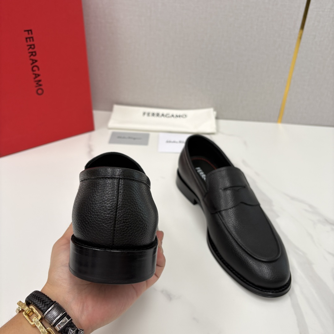 💋💍 SF 菲拉** 专柜同步新款 男士便鞋 可休闲可正装莫卡辛乐福皮鞋  经典造型体现正装时髦魅力，全
