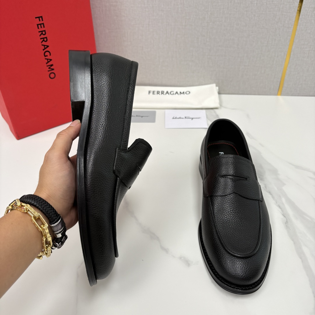 💋💍 SF 菲拉** 专柜同步新款 男士便鞋 可休闲可正装莫卡辛乐福皮鞋  经典造型体现正装时髦魅力，全