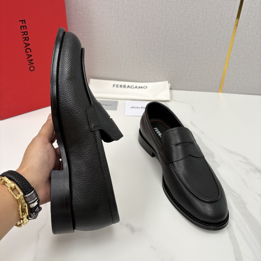💋💍 SF 菲拉** 专柜同步新款 男士便鞋 可休闲可正装莫卡辛乐福皮鞋  经典造型体现正装时髦魅力，全