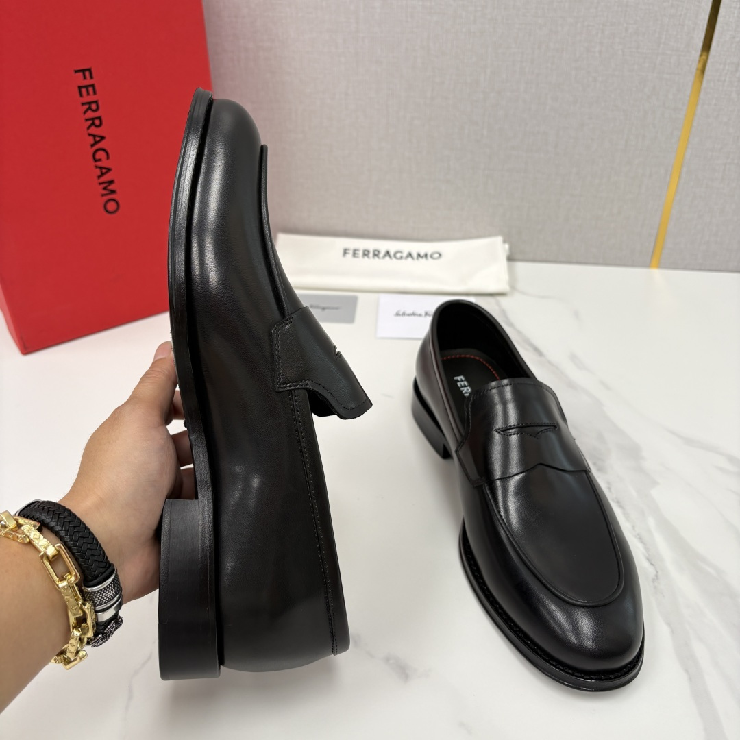 💋💍 SF 菲拉** 专柜同步新款 男士便鞋 可休闲可正装莫卡辛乐福皮鞋  经典造型体现正装时髦魅力，全
