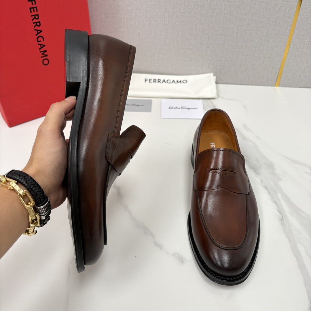 💋💍 SF 菲拉** 专柜同步新款 男士便鞋 可休闲可正装莫卡辛乐福皮鞋  经典造型体现正装时髦魅力，全