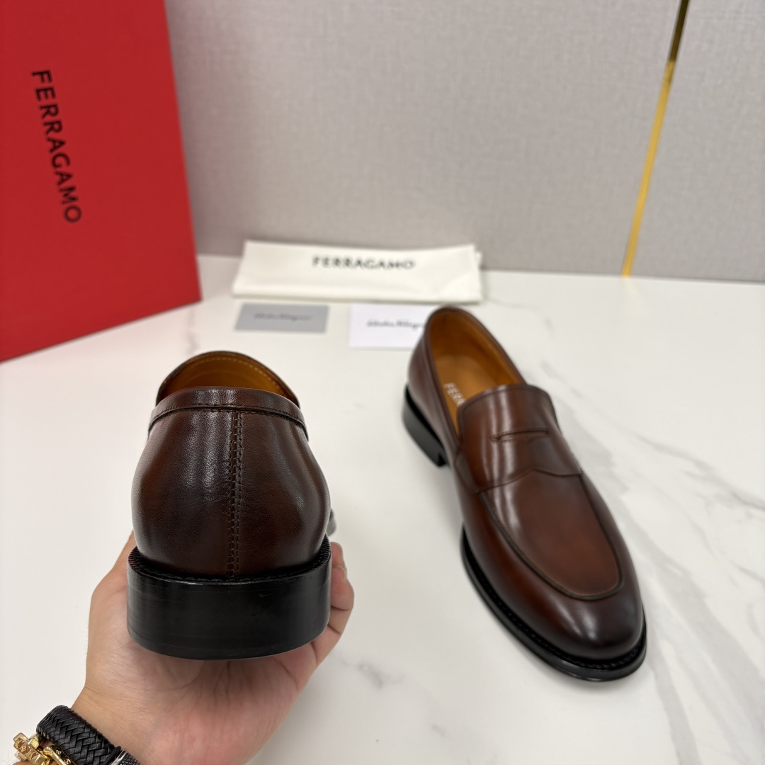 💋💍 SF 菲拉** 专柜同步新款 男士便鞋 可休闲可正装莫卡辛乐福皮鞋  经典造型体现正装时髦魅力，全