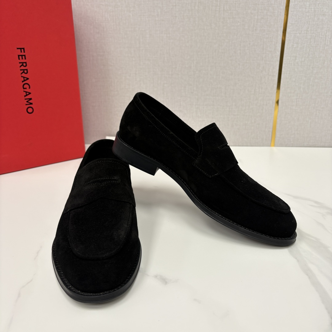 💋💍 SF 菲拉** 专柜同步新款 男士便鞋 可休闲可正装莫卡辛乐福皮鞋  经典造型体现正装时髦魅力，全