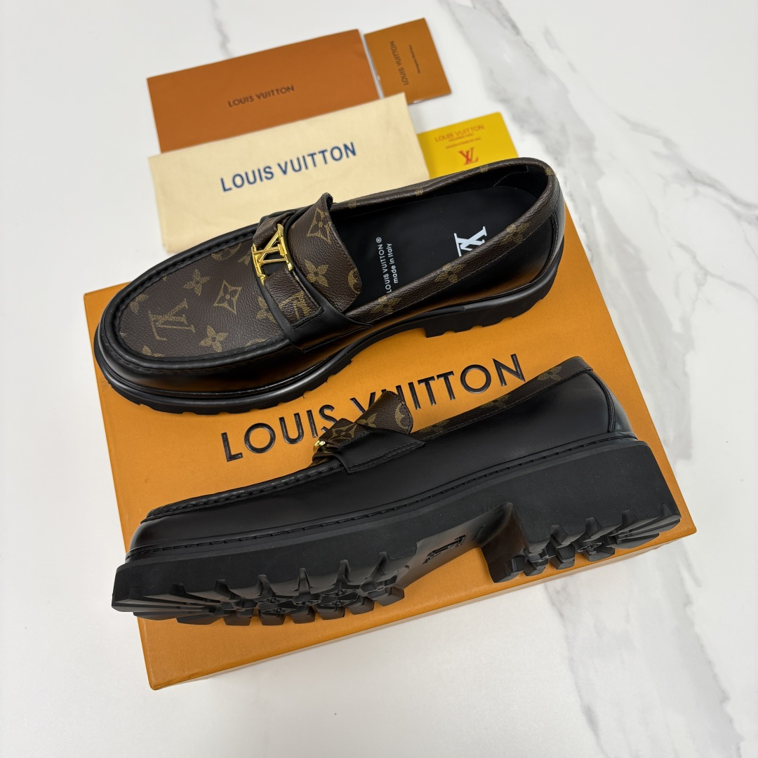 💋💍L家新品  LOUI* 路易*威登   厚底乐福鞋 经典与潮流的双重演绎      以顶级工艺重塑男