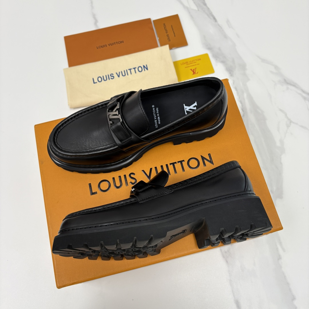 💋💍L家新品  LOUI* 路易*威登   厚底乐福鞋 经典与潮流的双重演绎      以顶级工艺重塑男