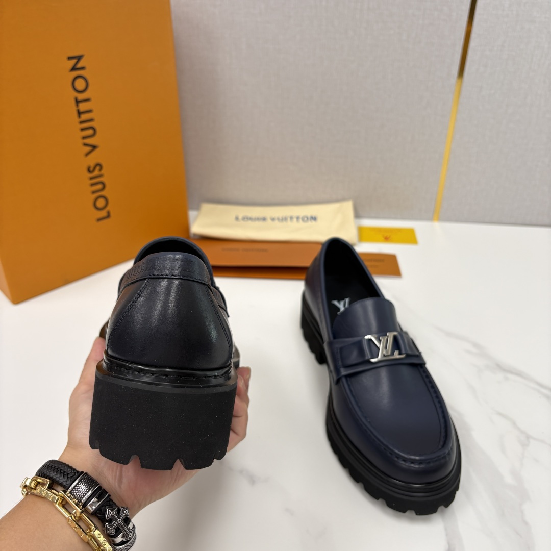 💋💍L家新品  LOUI* 路易*威登   厚底乐福鞋 经典与潮流的双重演绎      以顶级工艺重塑男