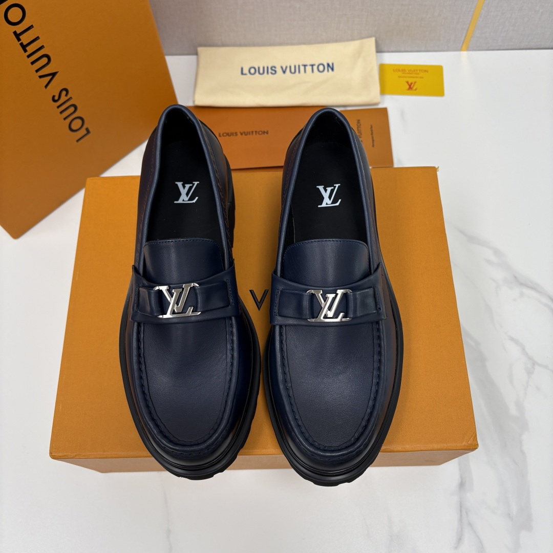 💋💍L家新品  LOUI* 路易*威登   厚底乐福鞋 经典与潮流的双重演绎      以顶级工艺重塑男