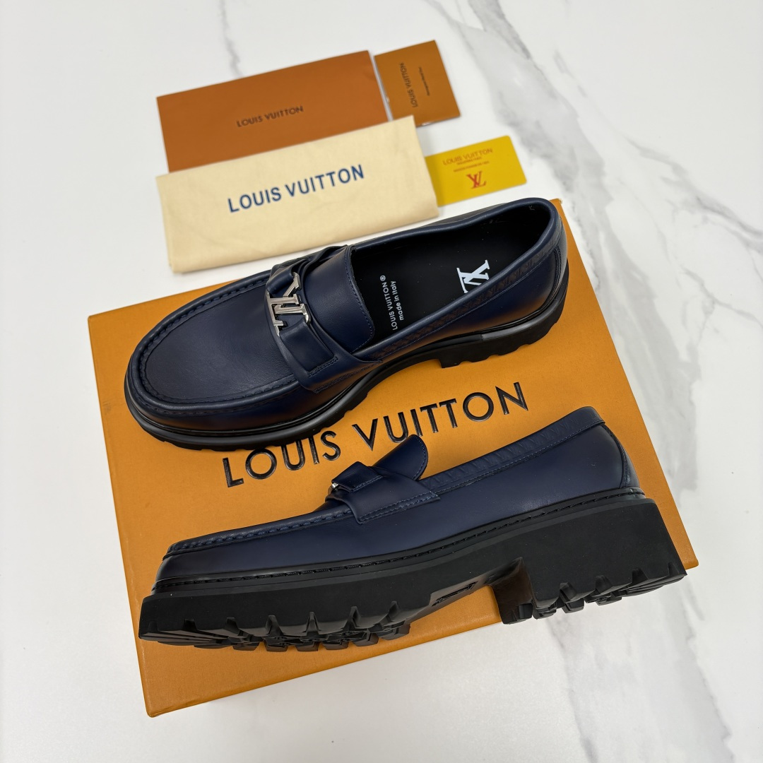 💋💍L家新品  LOUI* 路易*威登   厚底乐福鞋 经典与潮流的双重演绎      以顶级工艺重塑男